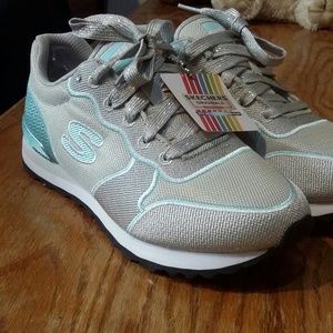 Brand new Running Skechers, size 6.5